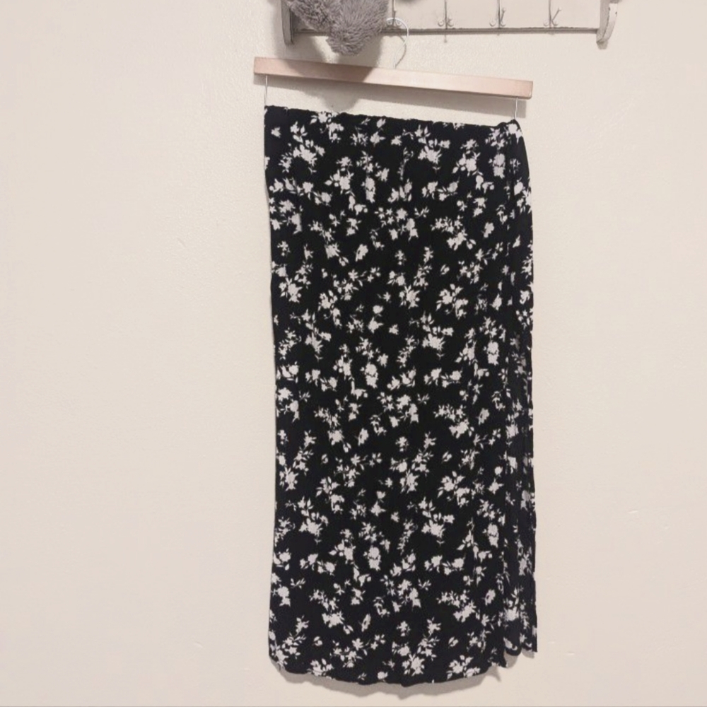 Forever 21 floral skirt
